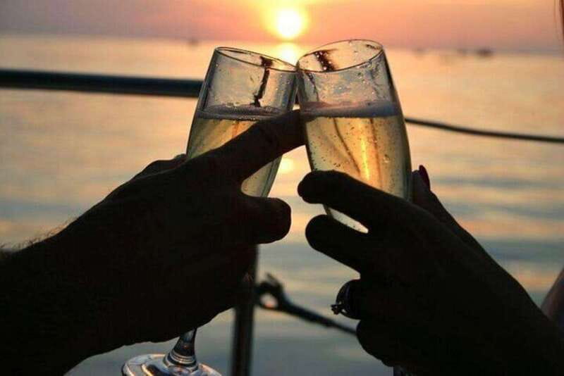 Vancouver: Sunset Boat Cruise with Complementary Bubbly - Price and Value: Is $80 for a 2-Hour Cruise Fair?