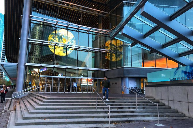 Vancouver Top Attraction Highlights Tour Private With Capilano - Capilano Suspension Bridge Park: the main event, timed well