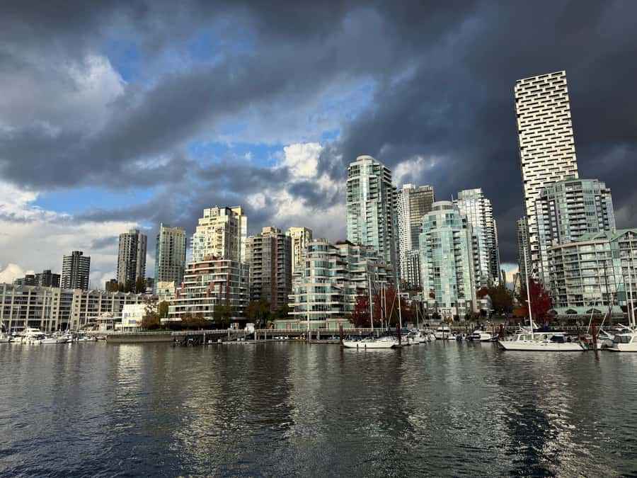 Vancouver Tour/Car/Grandville Island/Queen Elizabeth/China T - Key highlights to look for